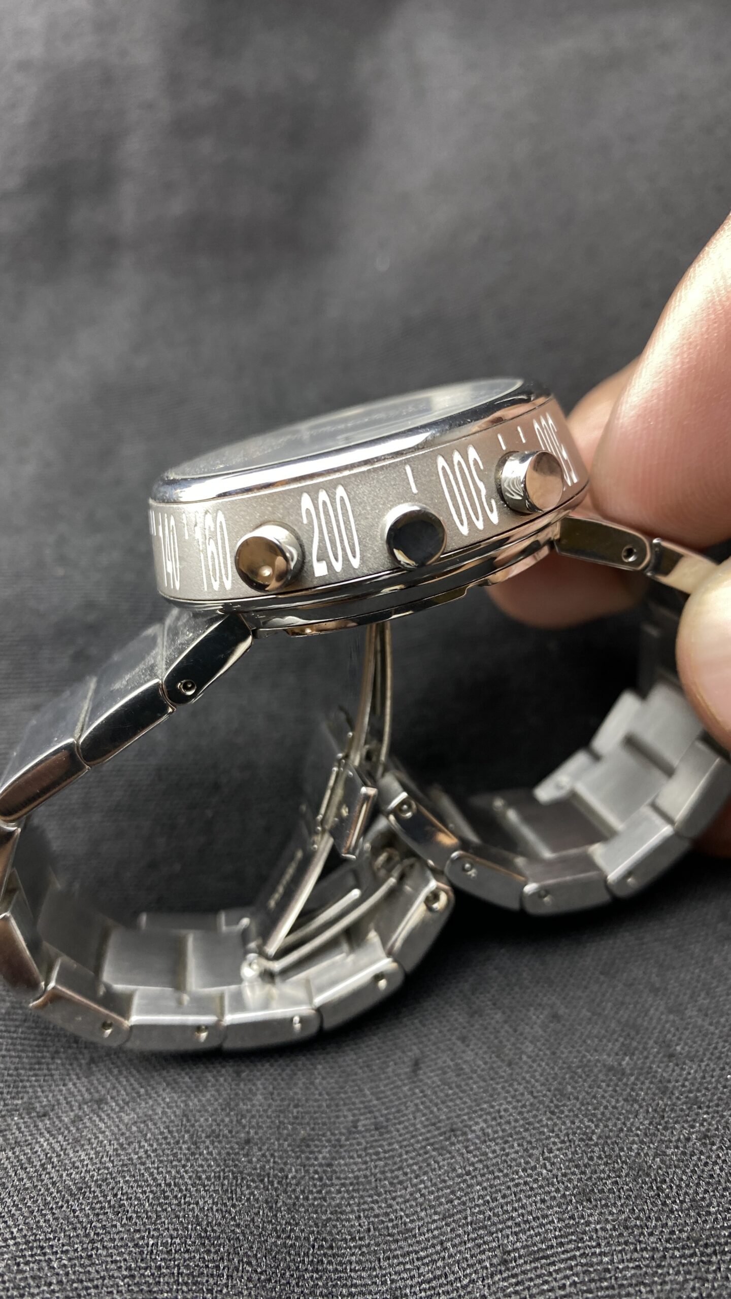 Issey Miyake Trapezoid Chronograph - Gambar 5