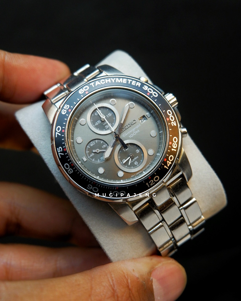 Seiko Chronograph 100M Series 7T62-0HA0