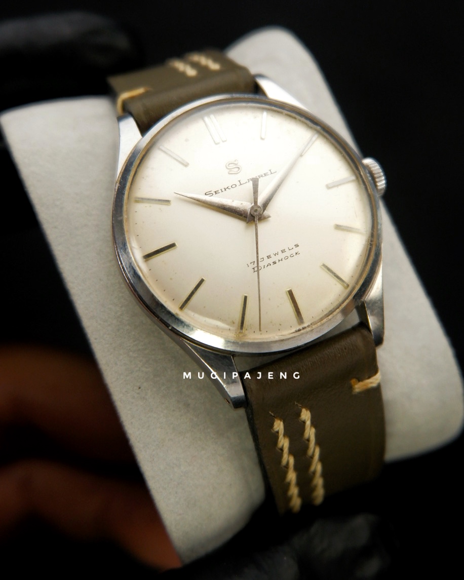 Seiko Laurel 17 Jewels Diashock Ref. 14038 - Gambar 3
