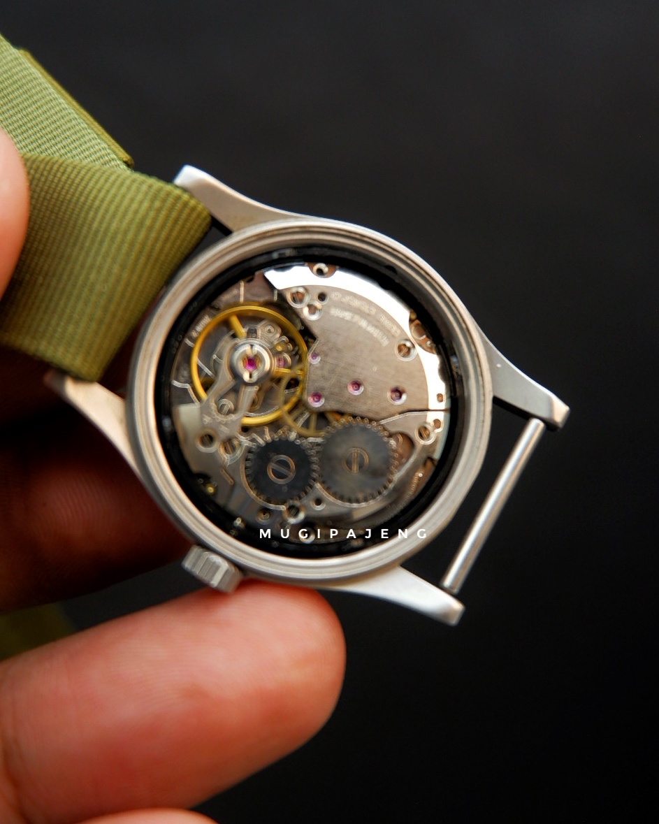 Hamilton Khaki Mechanical Vintage "Late 80s Military" - Gambar 2