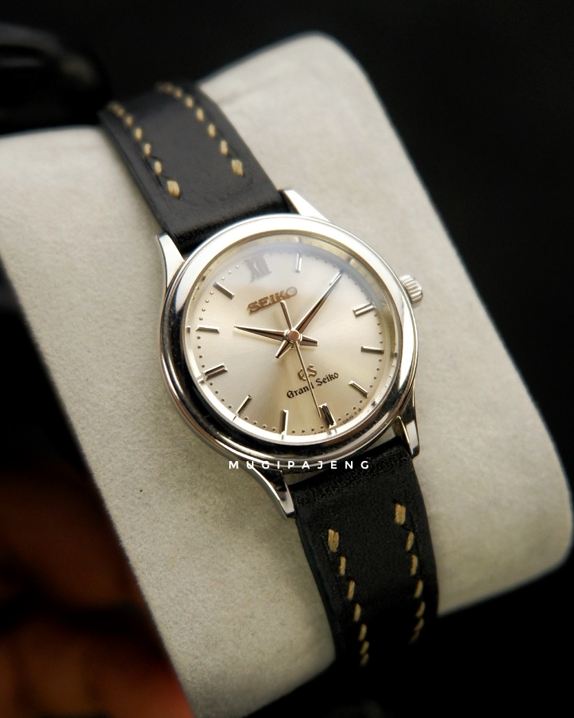 Grand Seiko High-Accuracy Quartz Silver Dial Ref. STGF015 (4J51-0A10) - Gambar 2