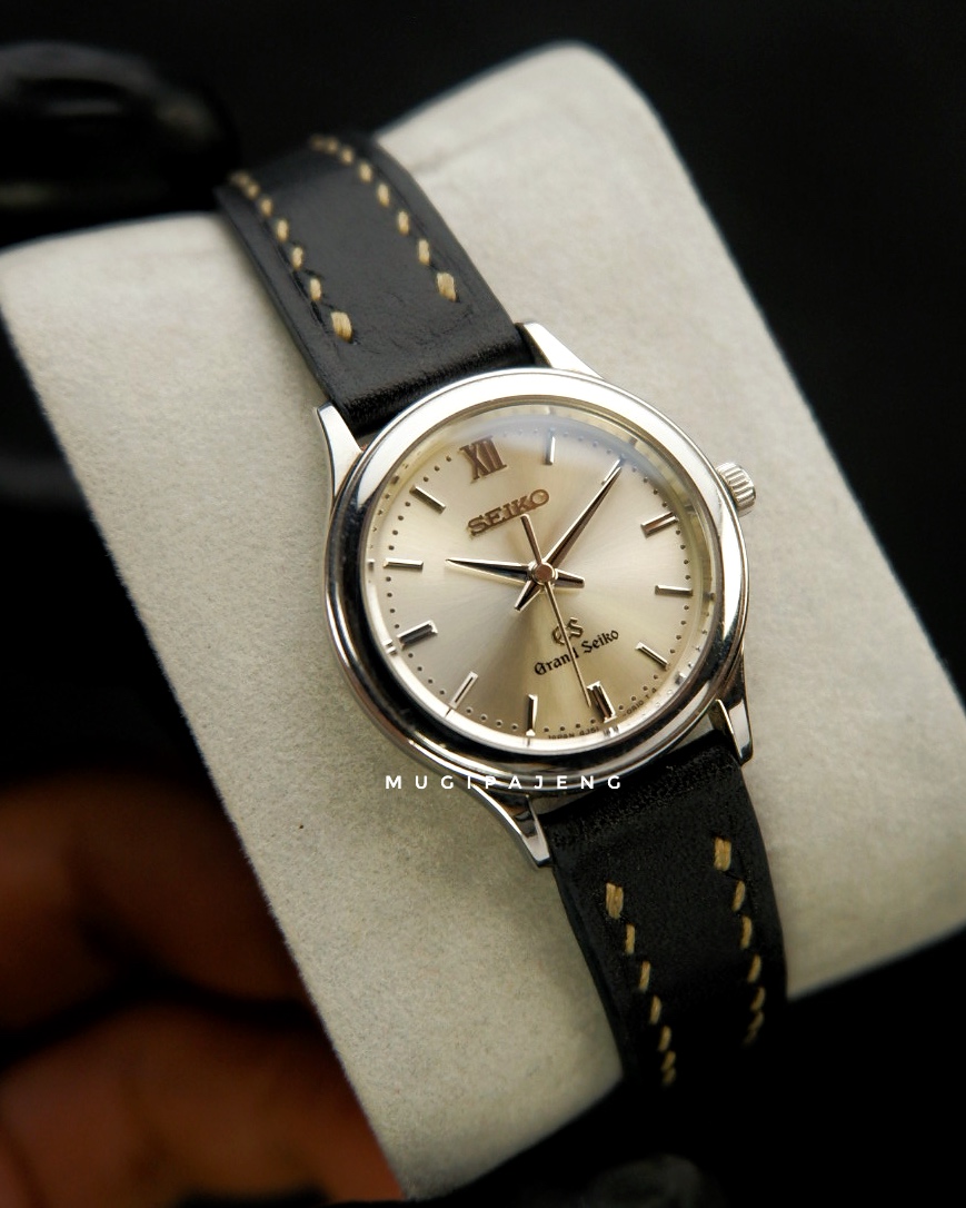 Grand Seiko High-Accuracy Quartz Silver Dial Ref. STGF015 (4J51-0A10) - Gambar 9