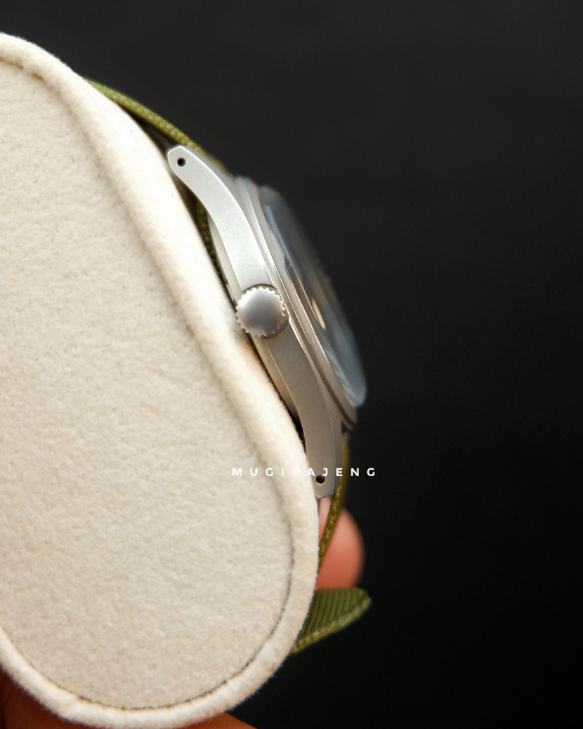 Hamilton Khaki Mechanical Vintage "Late 80s Military" - Gambar 8