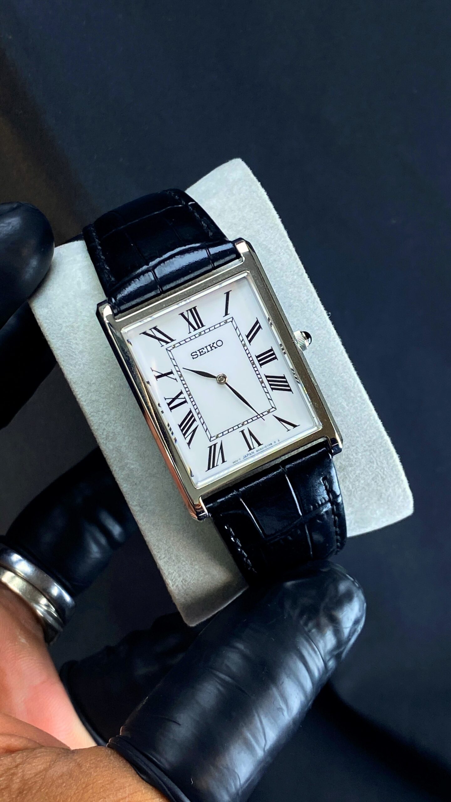 Seiko Classic Tank SWR103P1 – Box & Papers - Gambar 3