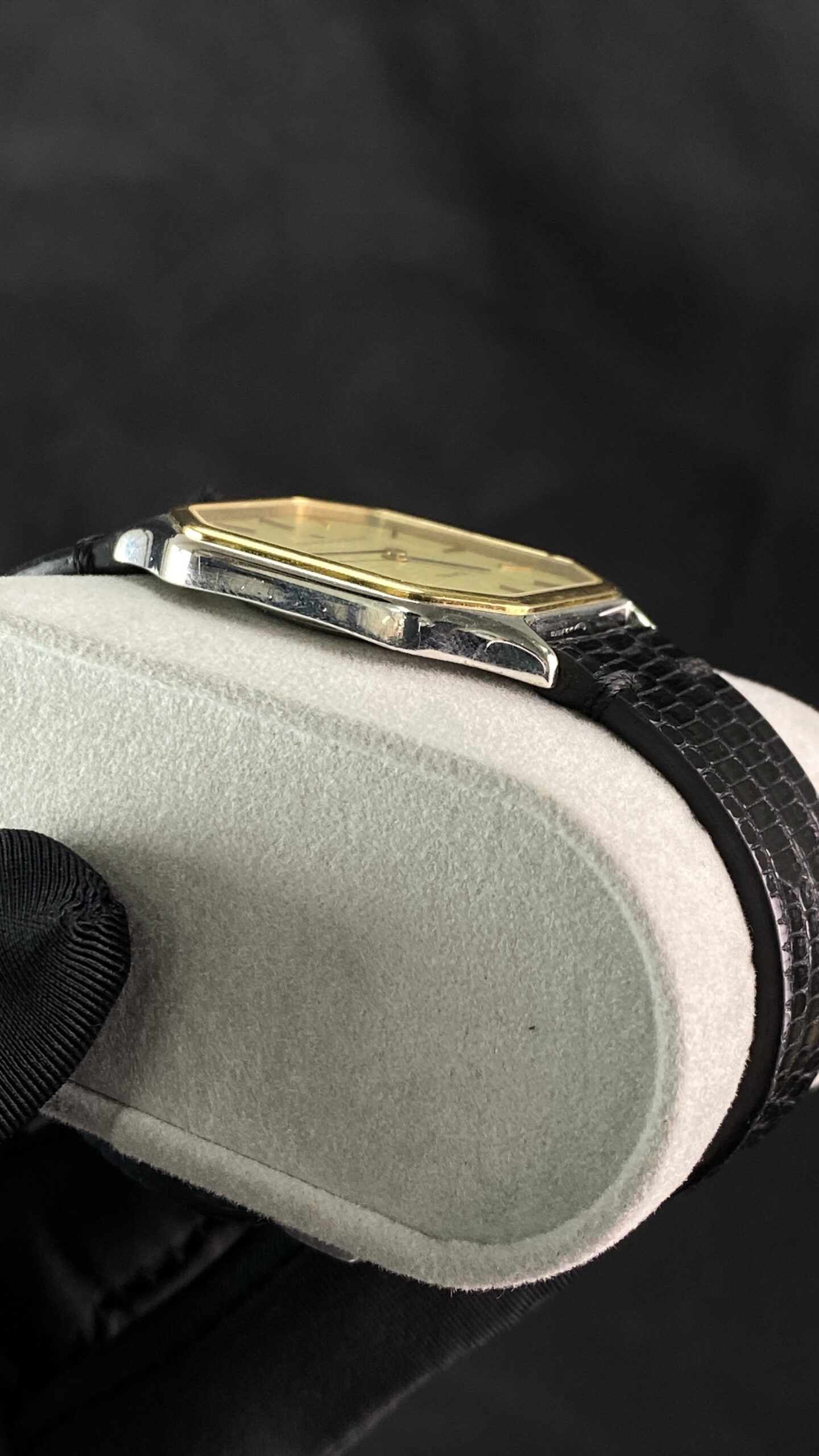 Universal Genève Octagonal Monogram Dial Ref. 642253 - Gambar 4
