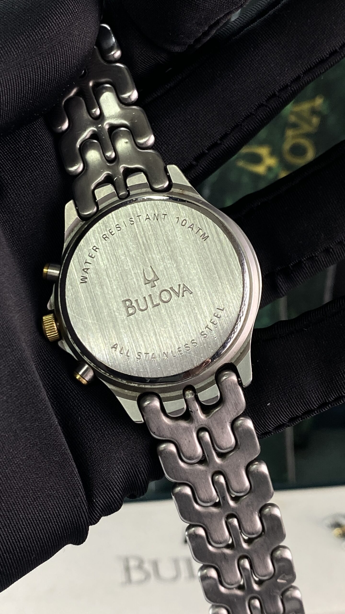Bulova Sports "Link" Chronograph Two-Tone Black Dial – Vintage 1990s - Gambar 10