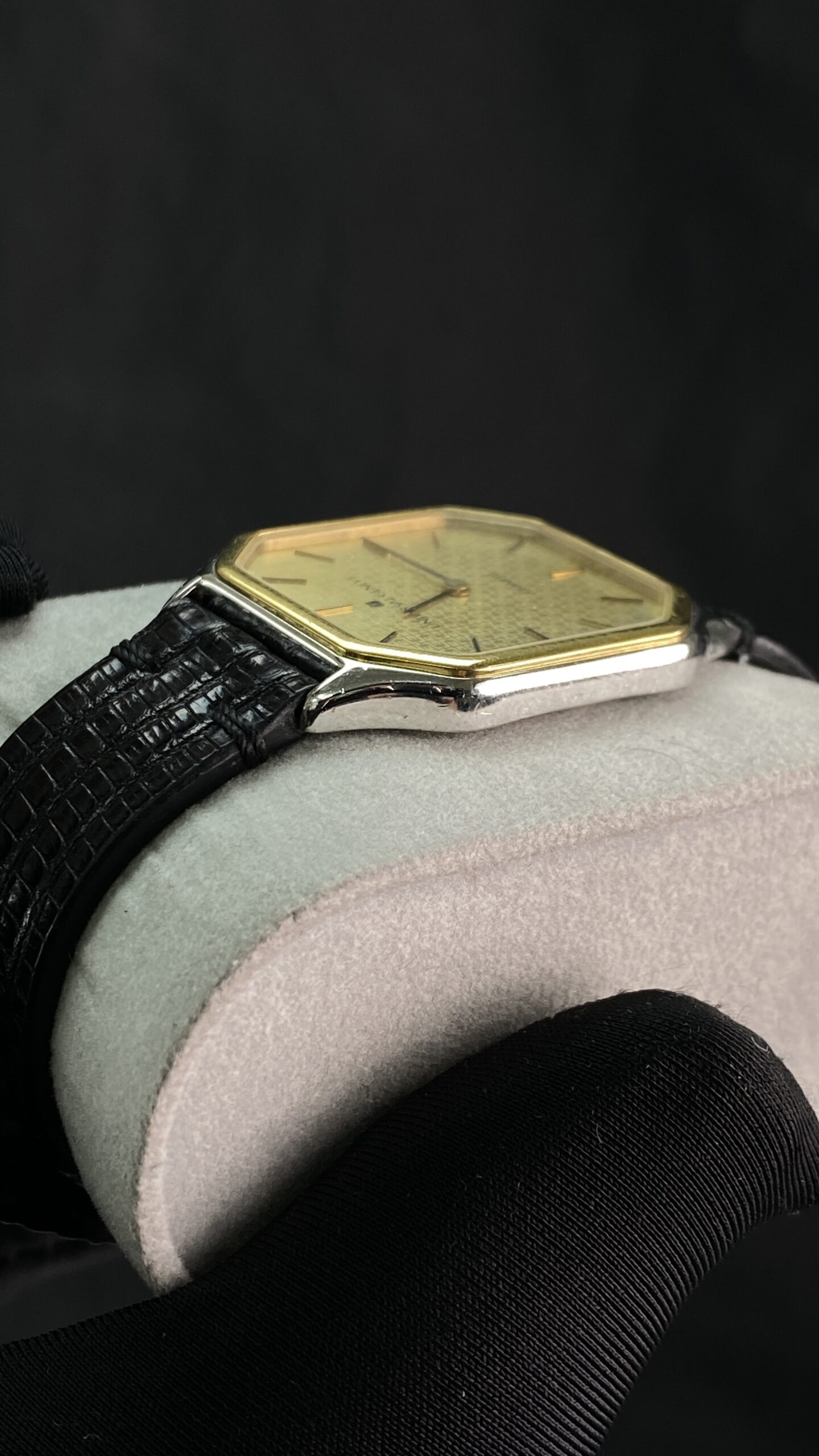 Universal Genève Octagonal Monogram Dial Ref. 642253 - Gambar 13