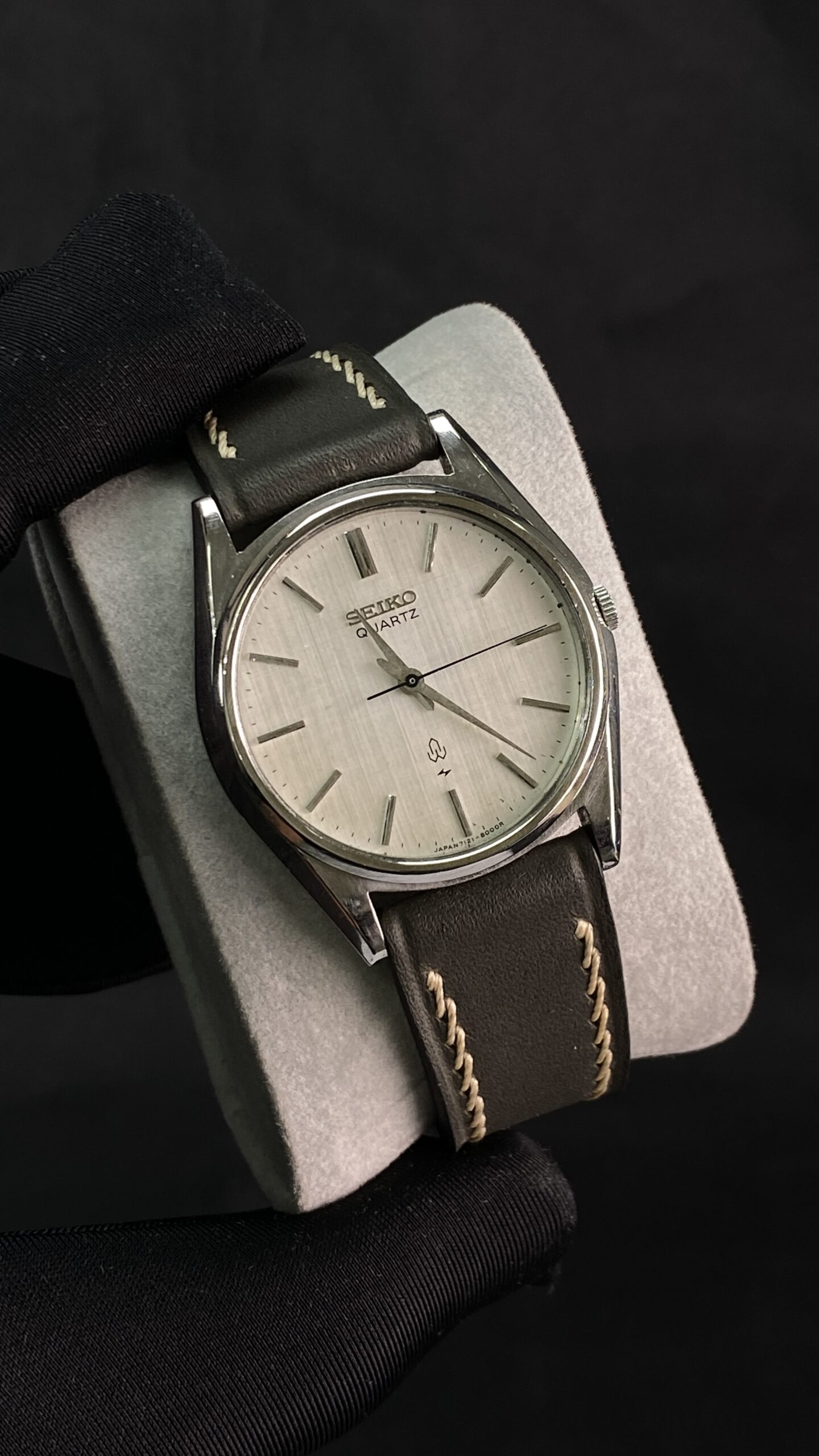Seiko 7121-8000 Linen Dial – JDM Vintage 1980