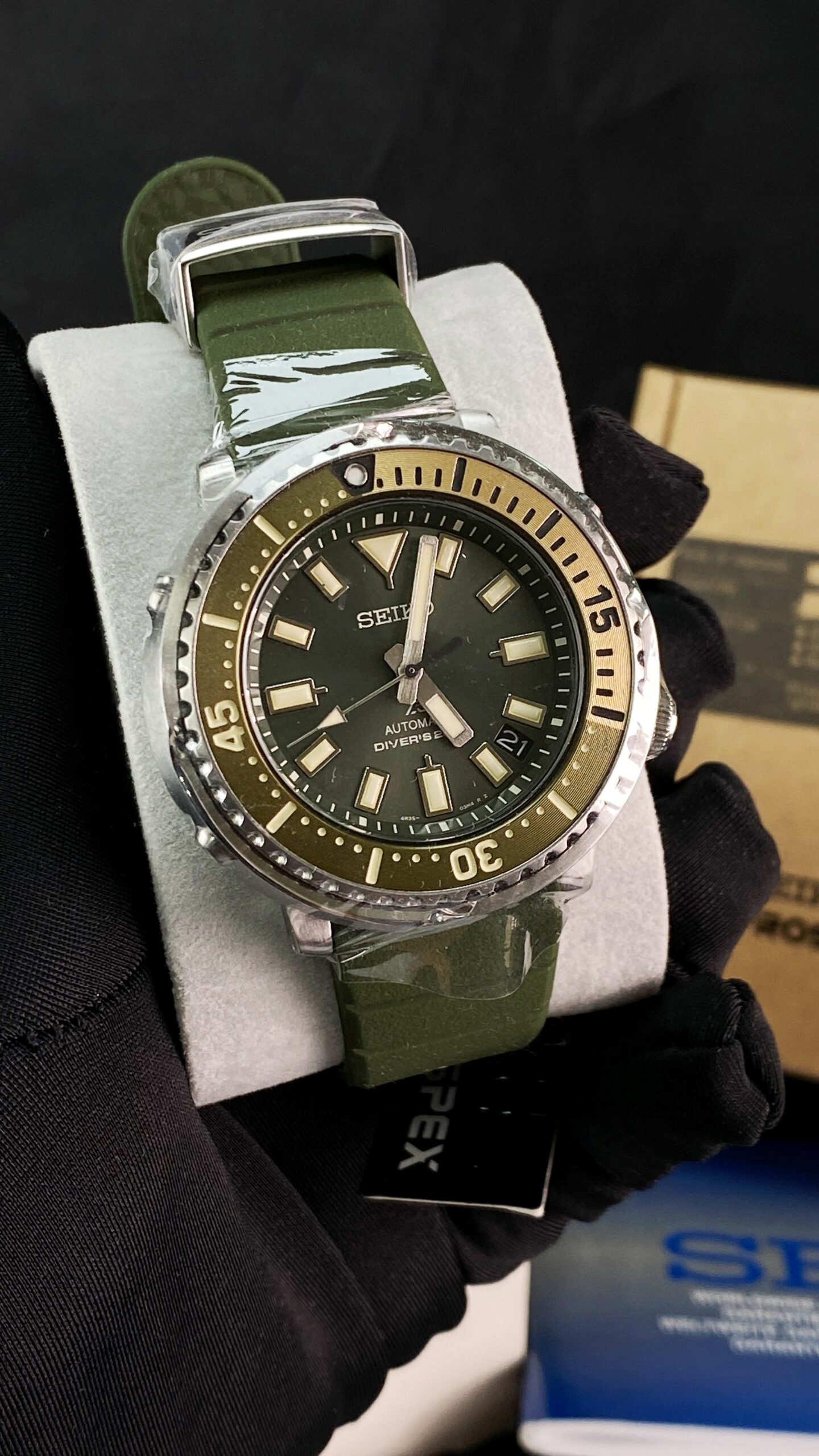 Seiko Prospex Urban Safari Olive Green Baby Tuna SRPF83K1 - Gambar 3