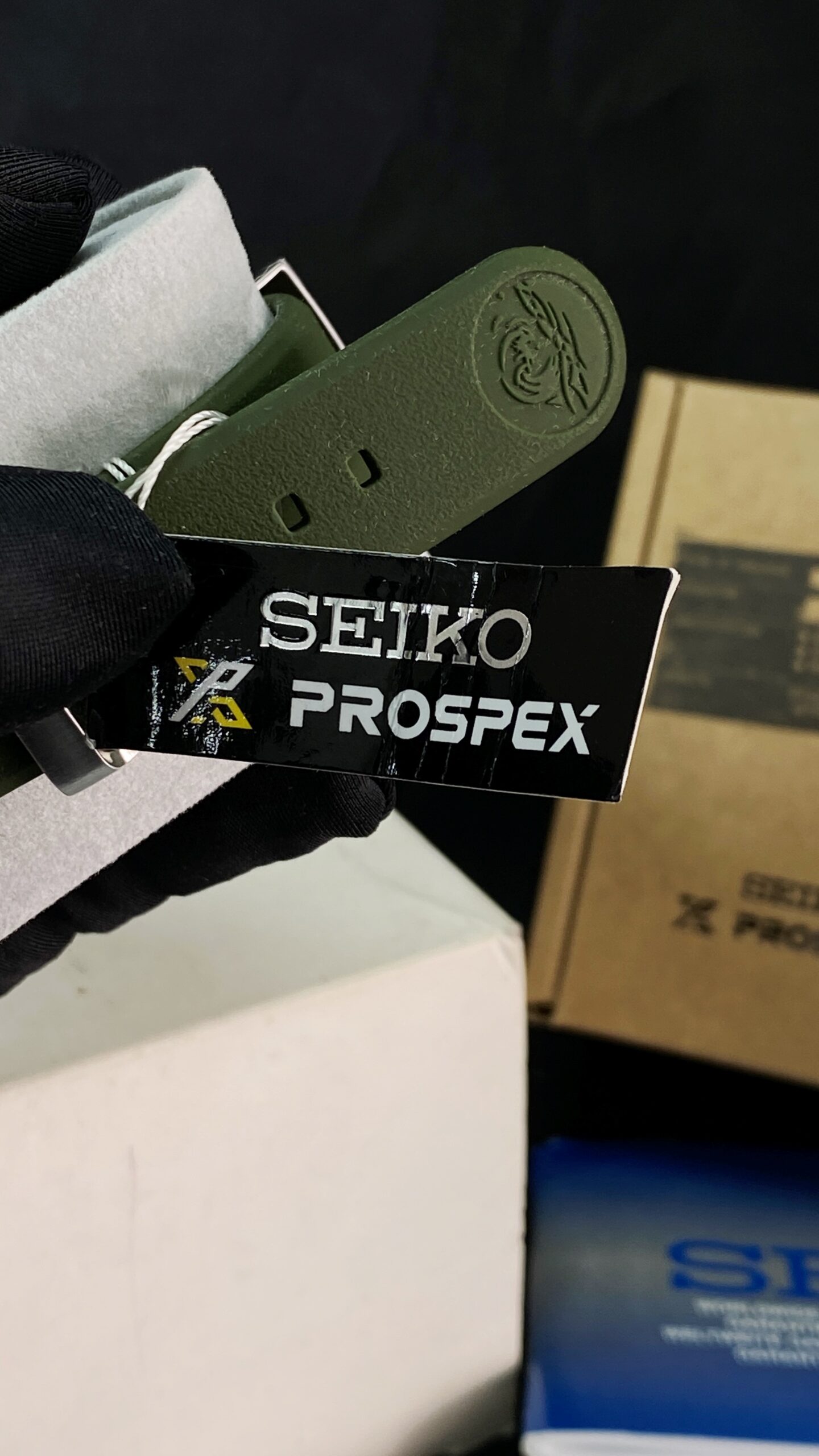 Seiko Prospex Urban Safari Olive Green Baby Tuna SRPF83K1 - Gambar 10