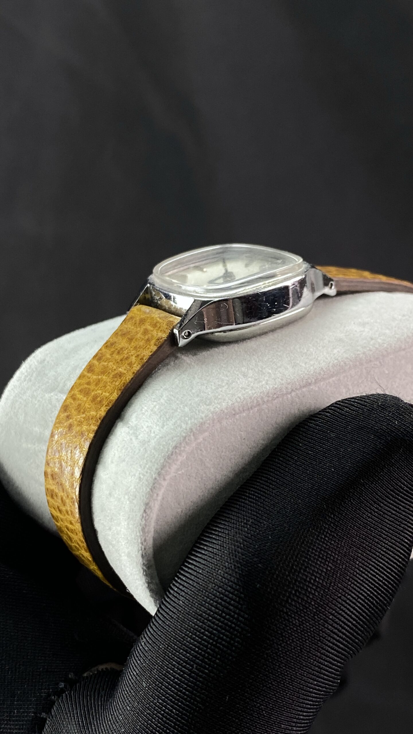 Tissot Stylist TV-Screen Cushion dress watch Vintage 1970s - Gambar 5