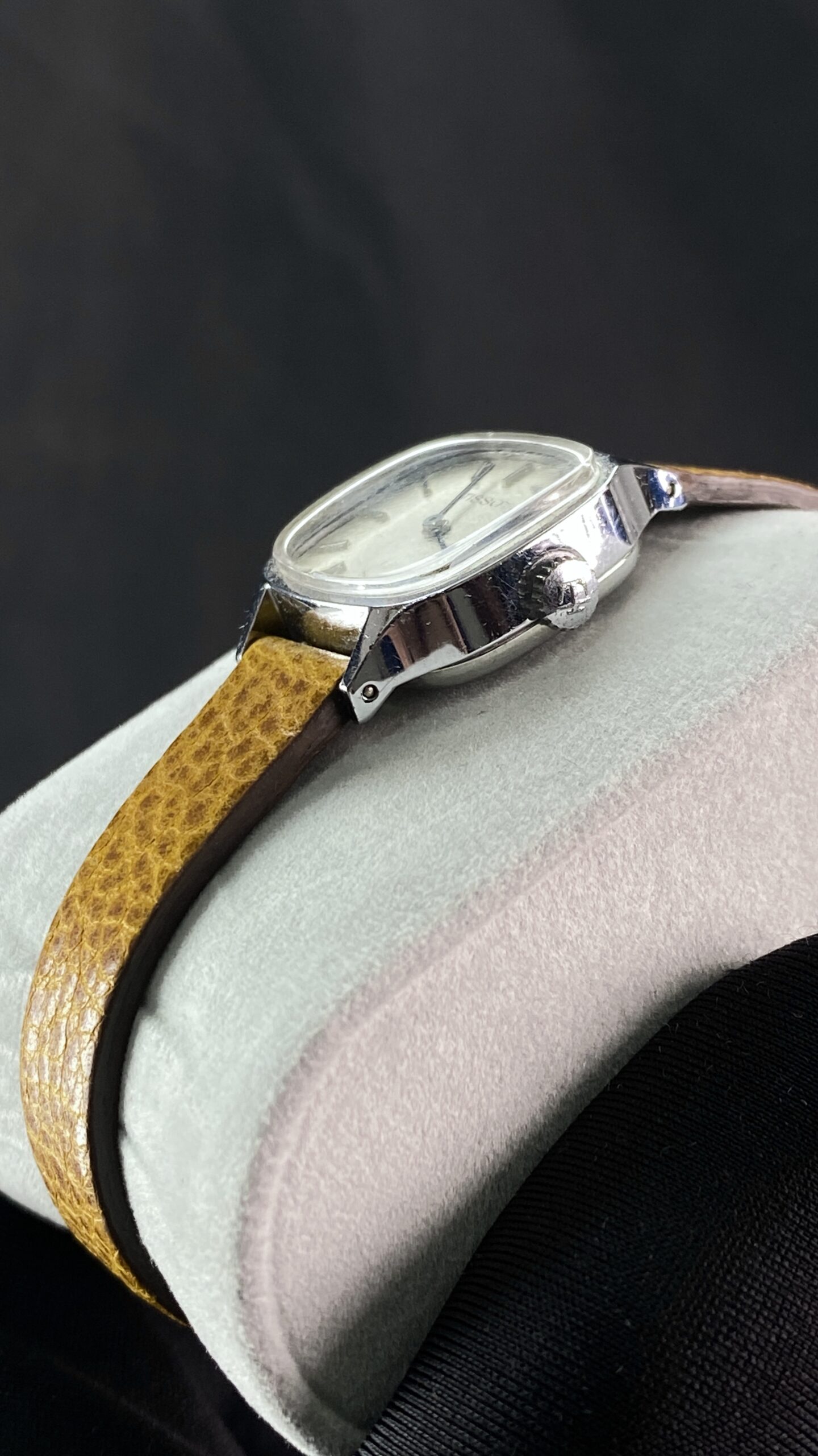 Tissot Stylist TV-Screen Cushion dress watch Vintage 1970s - Gambar 7